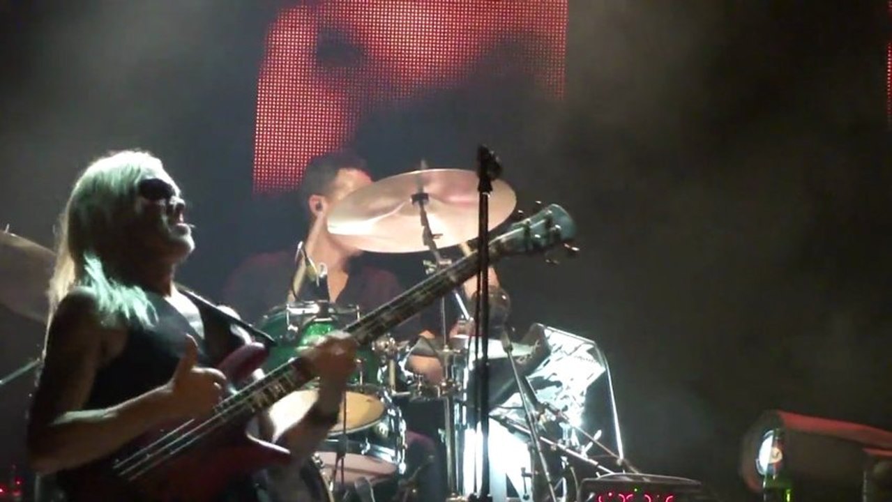 2012 KIM WILDE -  LIVE Paris Trianon - Medley 1