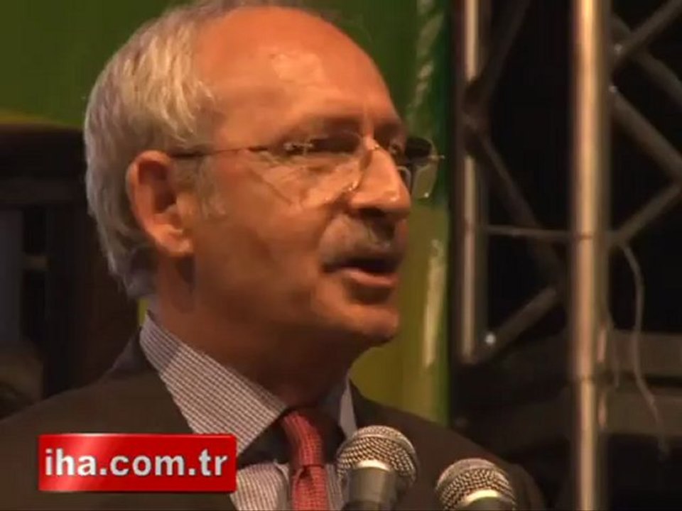 Yüzündeki yara izi merak uyandırdı