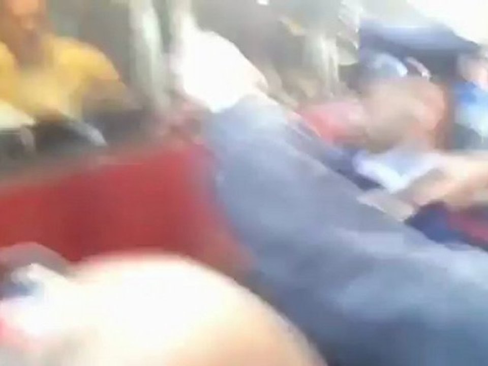 Chinoise voit Francesco Totti dans un train