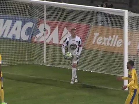 Nîmes Olympique (NIMES) - AC Arles Avignon (ACA) Le résumé du match (13ème journée) - saison 2012/2013