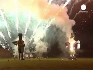 Lance Armstrong'un kuklası ateşe verildi