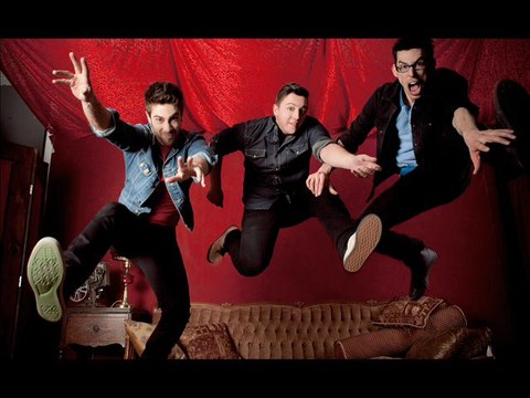 Cover Kamakazi - Rien entre les deux oreilles By Flying Sharks