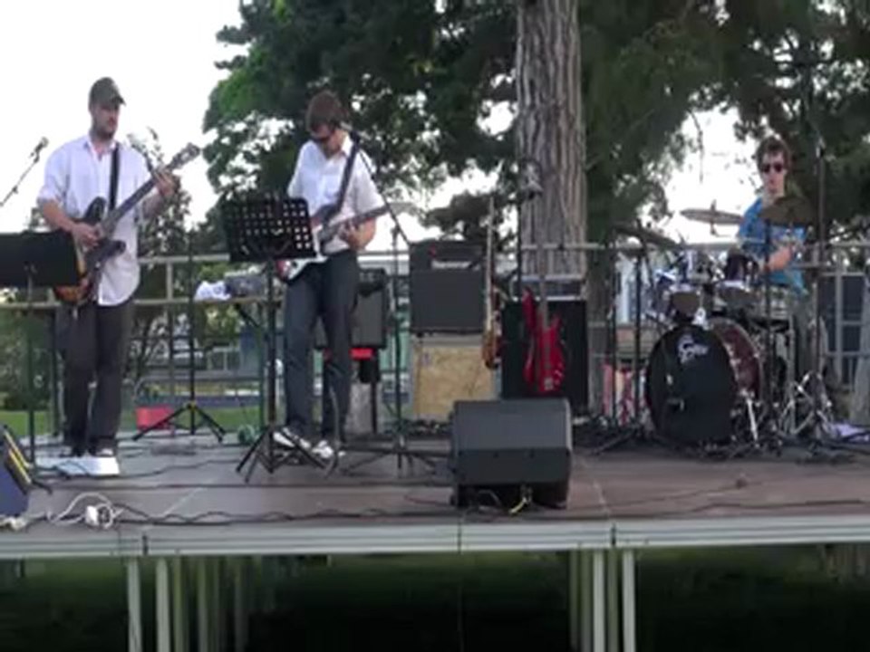 Caroline cover by flying sharks