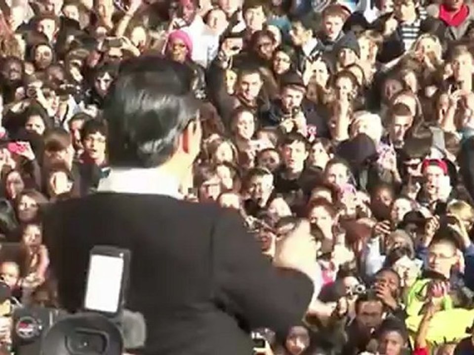 Psy modesto
