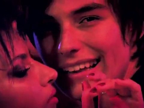 Герои - Любовь-это химия (Официальный клип)