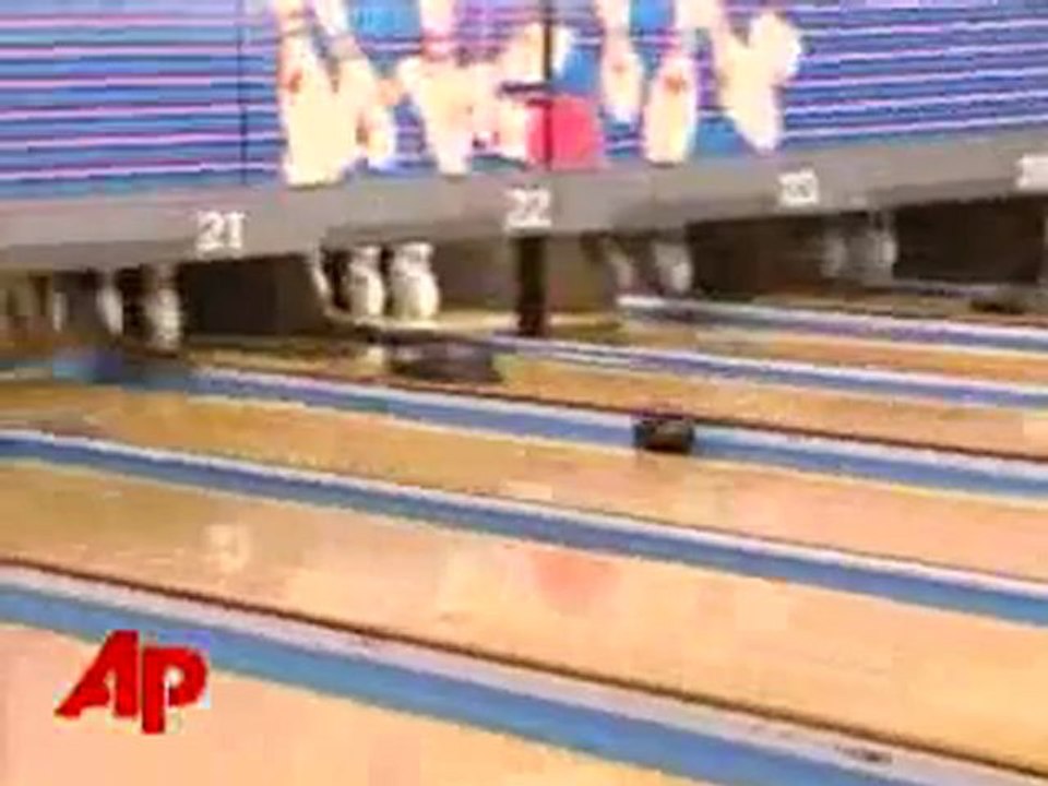 Play of the Day  Obama Bowls alley 2008-Gutter BAll City
