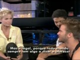 Xuxa em Nova York entrevistando os integrantes do espetáculo Fuerza Bruta - 2012