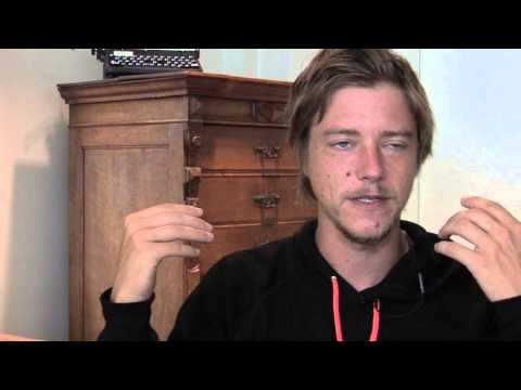 Interpol-zanger blij om even los te zijn van band