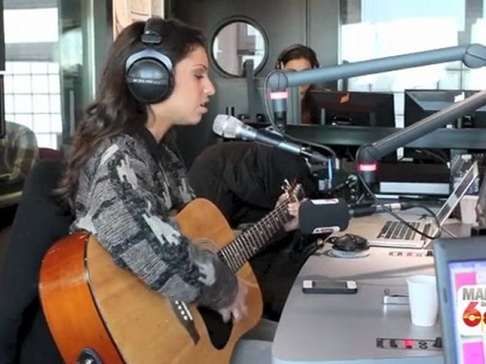 Tal reprend Rihanna "Diamonds" en acoustique chez Manu dans le 6/9 sur NRJ