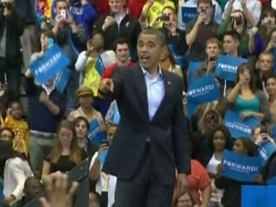 U.S. presidential candidates in tight race to White House