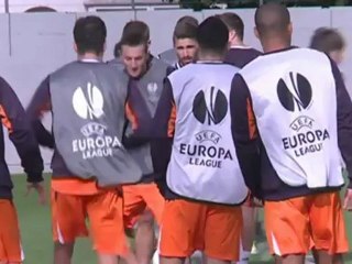 Liverpool - Si cerca una spalla per Suarez