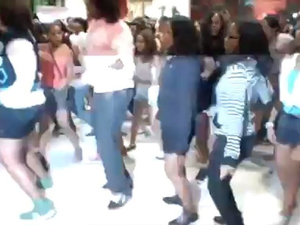 1st KPOP Flashmob at Reunion island