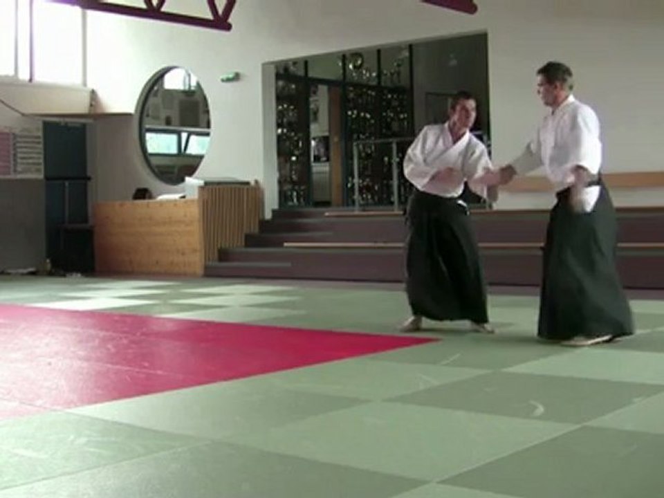 Gyaku-Hanmi Katate-Dori Kote gaeshi Omote
