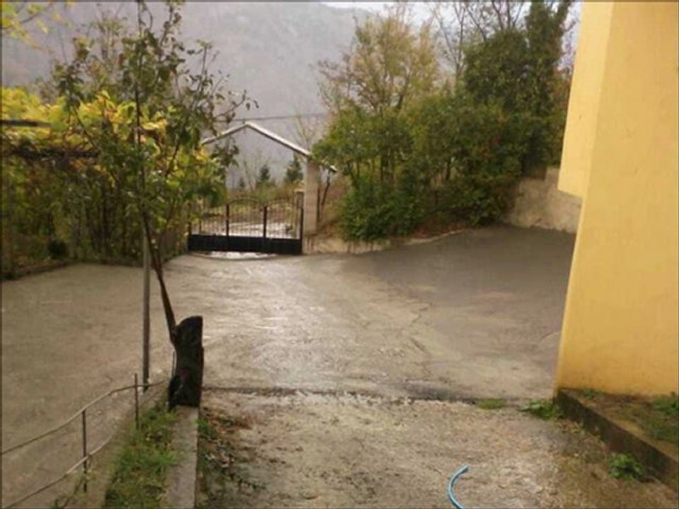 Ahmet TÜFEKÇİ' nin Evinin Yanında Betonlama Çalışması