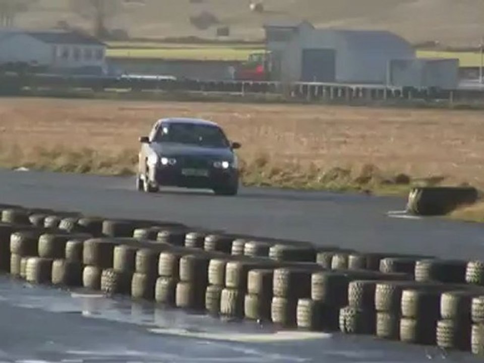 BMW E39 M5 in Bishopscourt 05.12.2010 drift track day