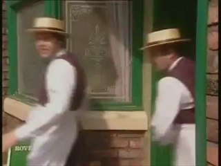 Coronation Street - Jim McDonald Witnesses A Catfight