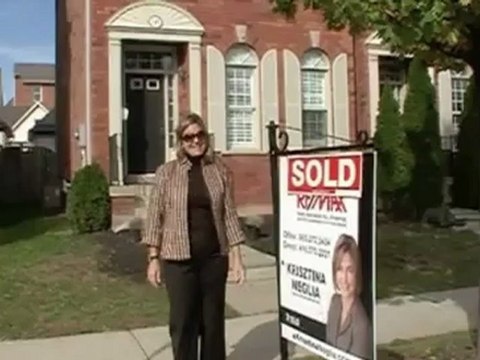 Buy First or Sell First( #12 Krisztina's 1 Minute Home Tips with Krisztina Neglia)