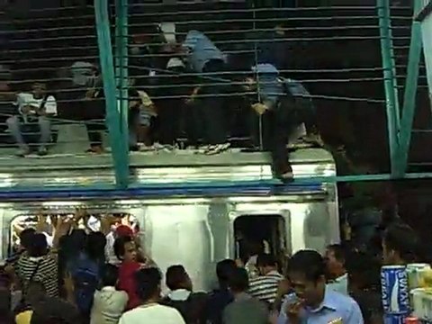 マンガライ8000系