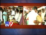 TV9 distributes food packets in Vizag