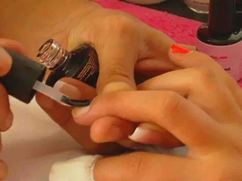 Vernis permanent Vernis semi-permanent French manucure rapide tenue 3 semaines