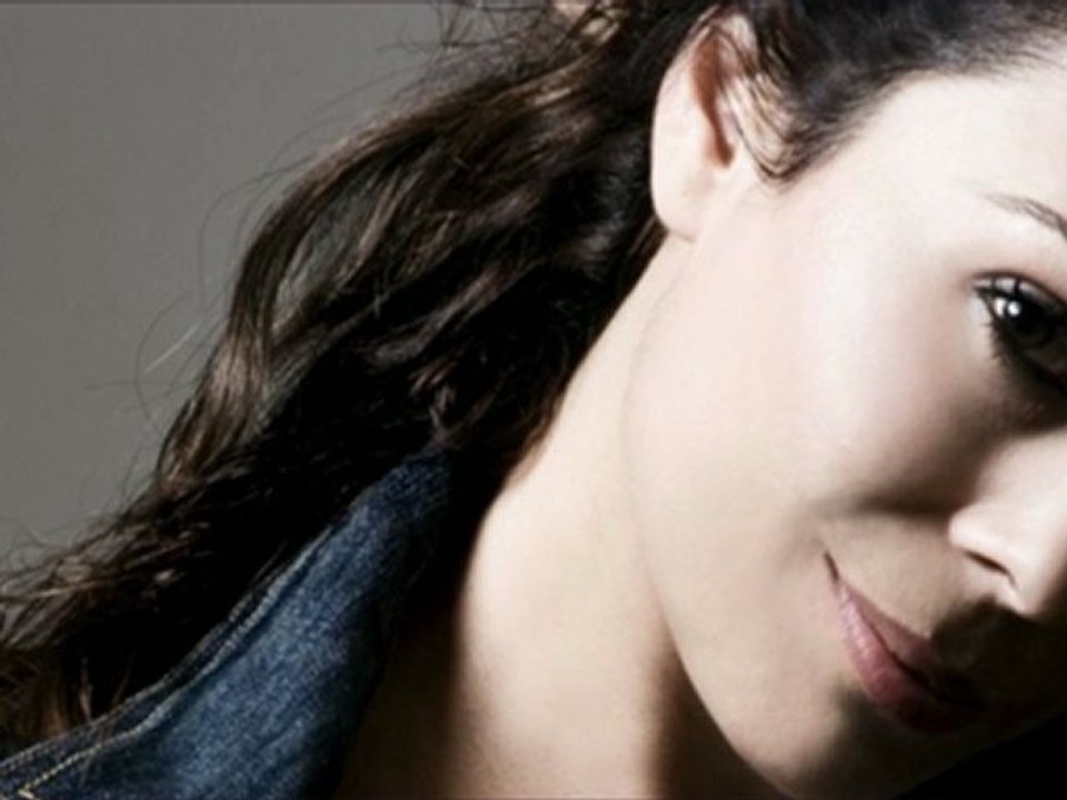 Demet Sağıroğlu - Arnavut Kaldırımı