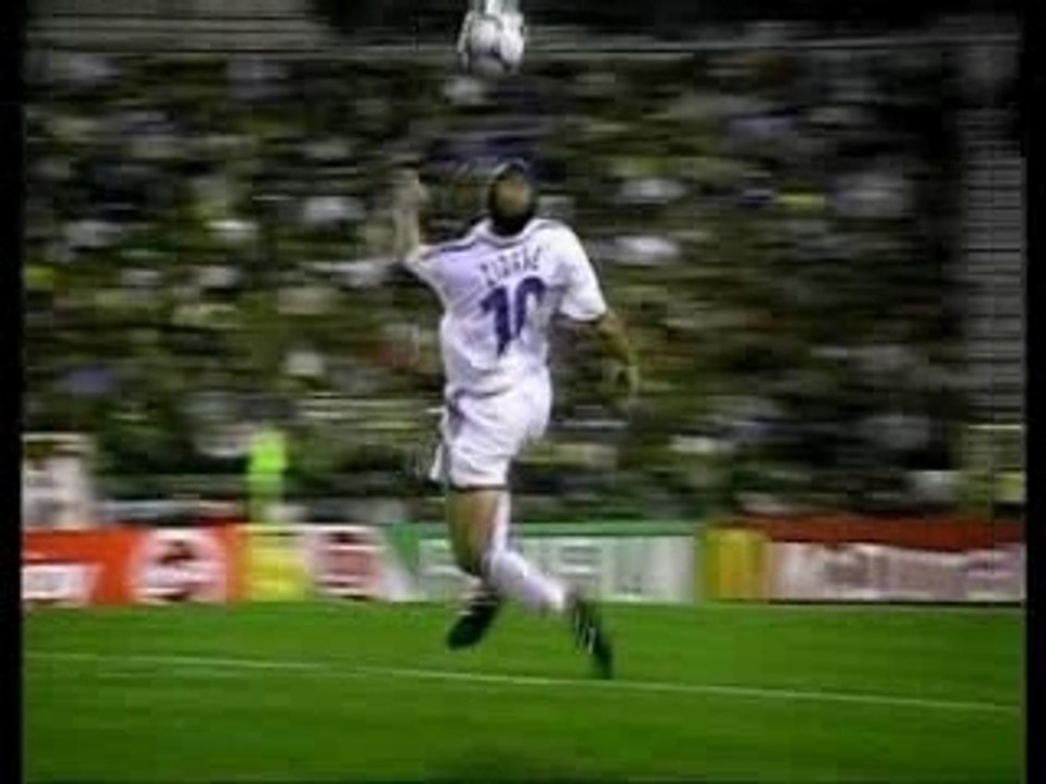 Football  Ronaldinho vs zidane