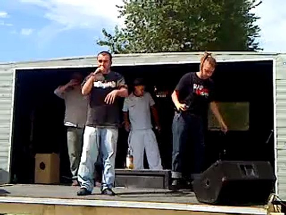 L'ALERTE ROUGE et BUSTA''MER (KS) - J'M'ENVENIME - Fête de la Musique Plabennec - 03/07/2010