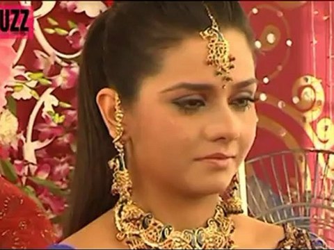 Khushi & Sheetal's FACE TO FACE FIGHT in Iss Pyaar Ko Kya Naam Doon 6th November 2012