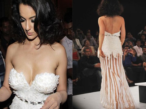 Hot Kangana Ranaut wardrobe malfunction