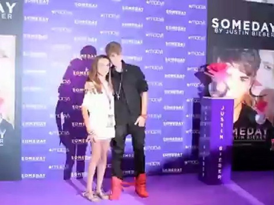 Justin Bieber montre des photos de lui le torse-nu