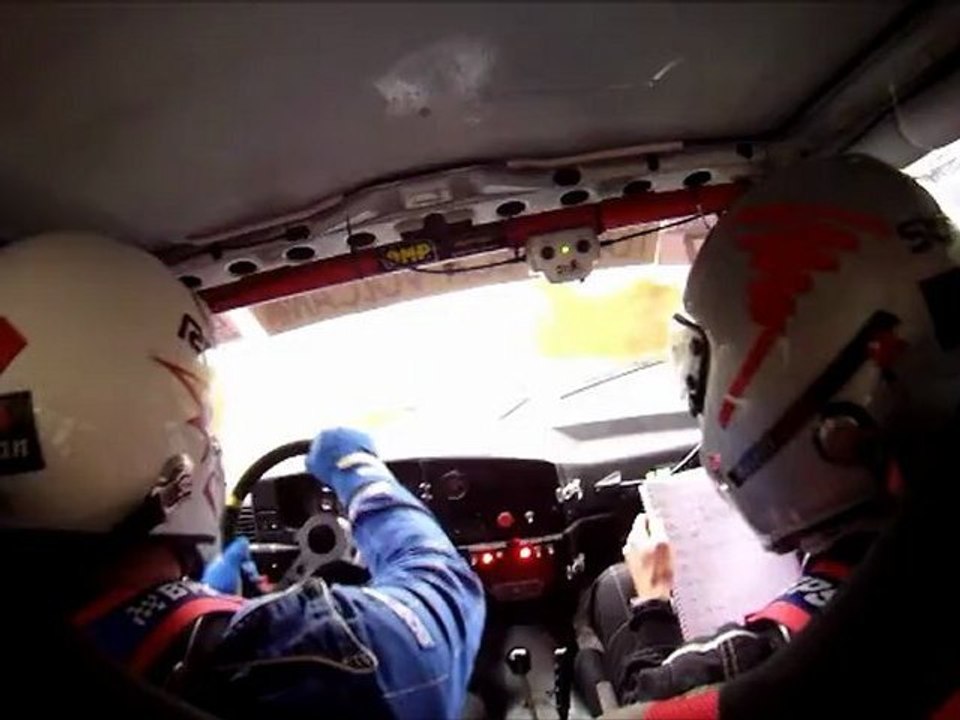 Sortie de route ES1 en cam embarquée rallye monts dome 2012