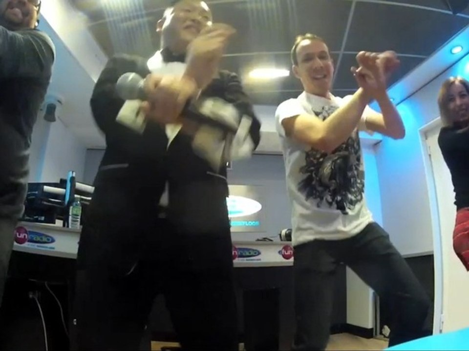 PSY - Gangnam Style en live de la libre antenne de Karel