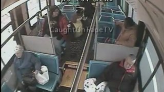 Un chauffeur de bus sauve une petite fille
