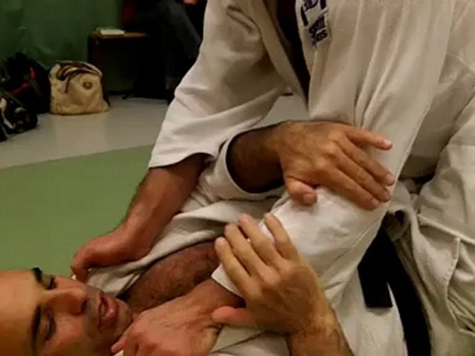 Ude Gatame ou Variante Juji Gatame manu