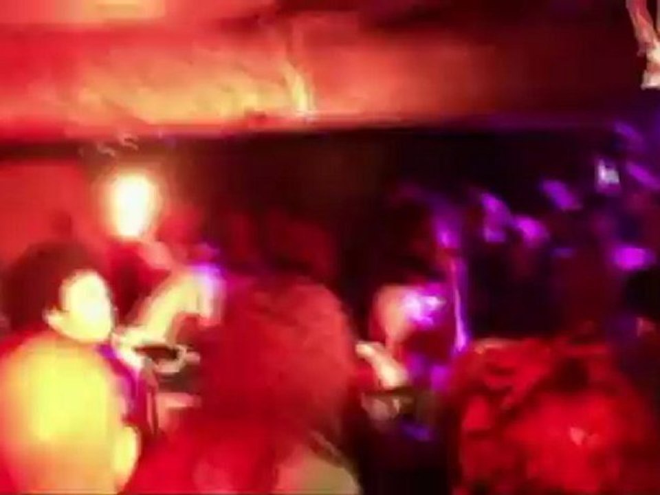 Champagne Champagne -  I feel trough