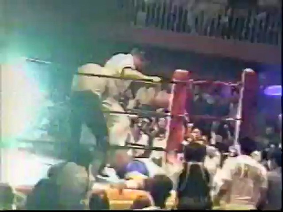Atsusha Onita vs. Masashi Aoyagi (FMW 10/6/89)