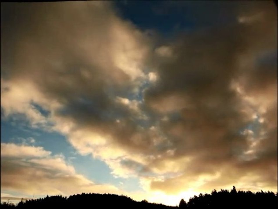 Le lever dun soleil en  time-lapse le 5/11/2012 au Mazet Saint Voy