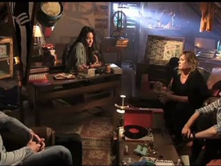 Shy'm pleure avec  Frédéric Lopez