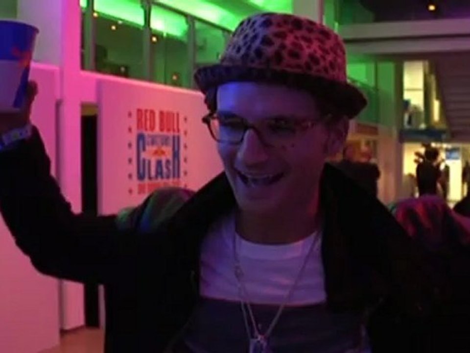 Will Made in Chelsea's Hugo eat kangaroo testic...