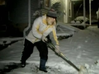 Wintry storm batters Sandy-hit Northeast