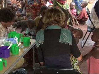 Guérir le pian chez les pygmées - Ep. 3 : jusqu'à 500 patients jour