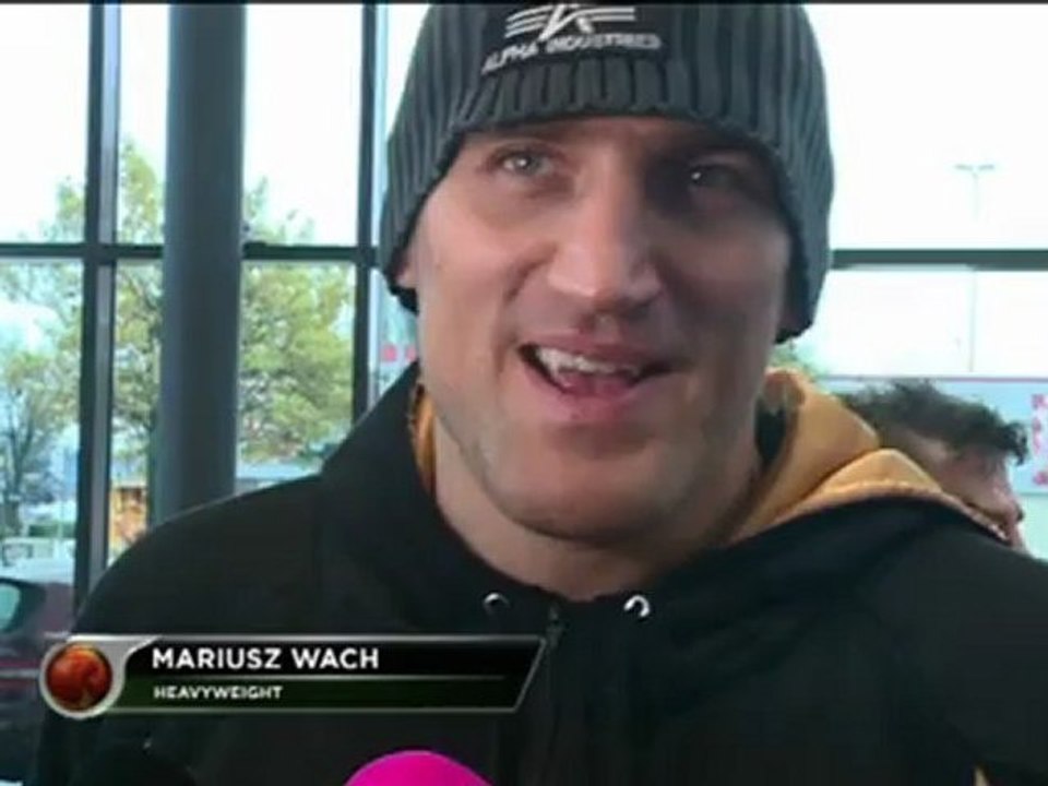 Boxen: mariusz wach trainiert mit klitschkos gesicht auf dem boxsack