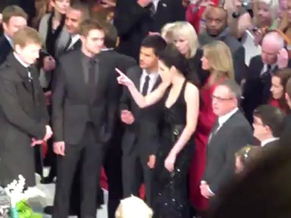 Kristen Stewart spricht über ihre Beziehung mit Robert Pattinson