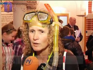 Kinderen Oldambt op de bres voor behoud schoolzwemmen - RTV Noord