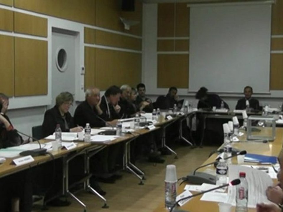 CM 6 11 2012 - La commune décide de laisser des promoteurs privés construire dans la garrigue - Intervention de J. Atlan