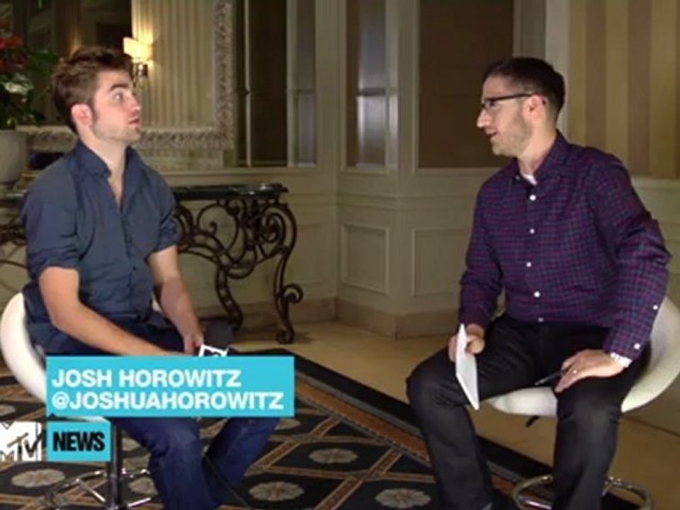 Robert Pattinson Remembers Almost Tearing A Muscle On His First Day Of 'Twilight'