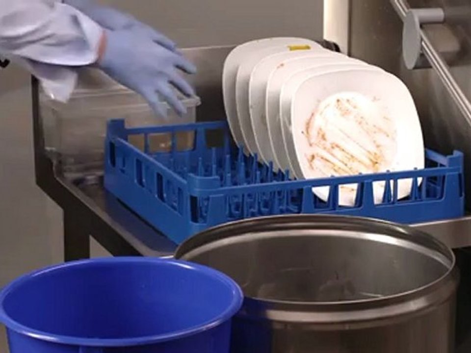 Spülen mit hauben-spülmaschine großküche, gastro