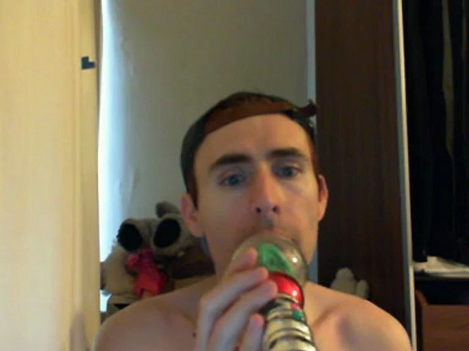 Wiwi égratigne "ne t'enfuis pas" de Kate Bush