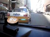 Taxi chinois roule comme un fou