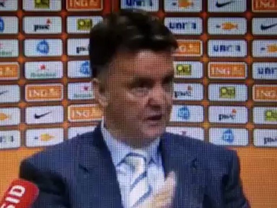 Van Gaal: ,,Heb genoten van cartoon over Hoeness"